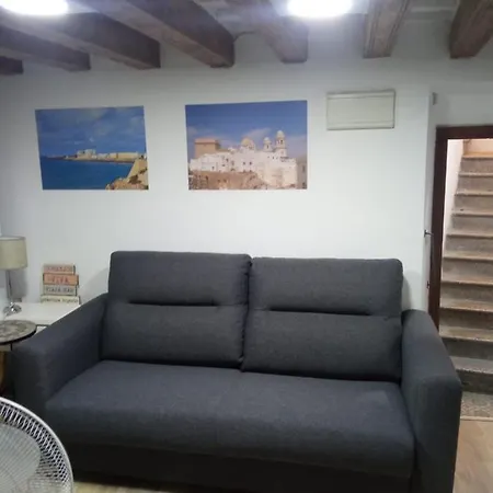 Cathedral Two Bedroom Unit & Two Balconies * Cadiz