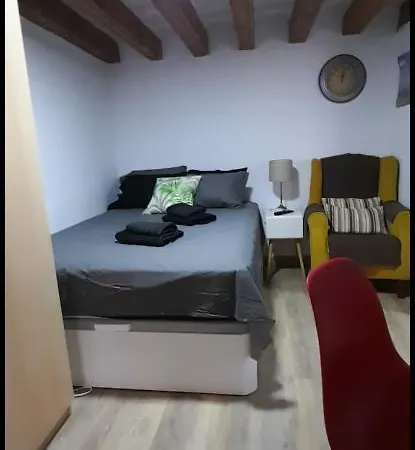 Apartment Cathedral Two Bedroom Unit & Two Balconies