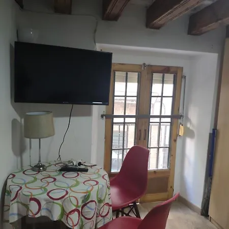 Apartment Cathedral Two Bedroom Unit & Two Balconies