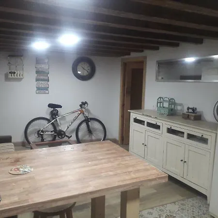 Apartment Cathedral Two Bedroom Unit & Two Balconies *